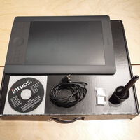 中古  wacom intuos 5 touch MEDIUM(PTH-650/K0) 4700001015 