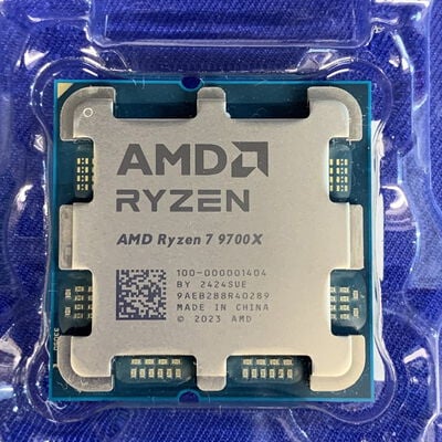 【横浜駅前店】中古  AMD Ryzen 7 9700X (AM5/3.8GHz/40M/C8/T16/65W) 1460024845 