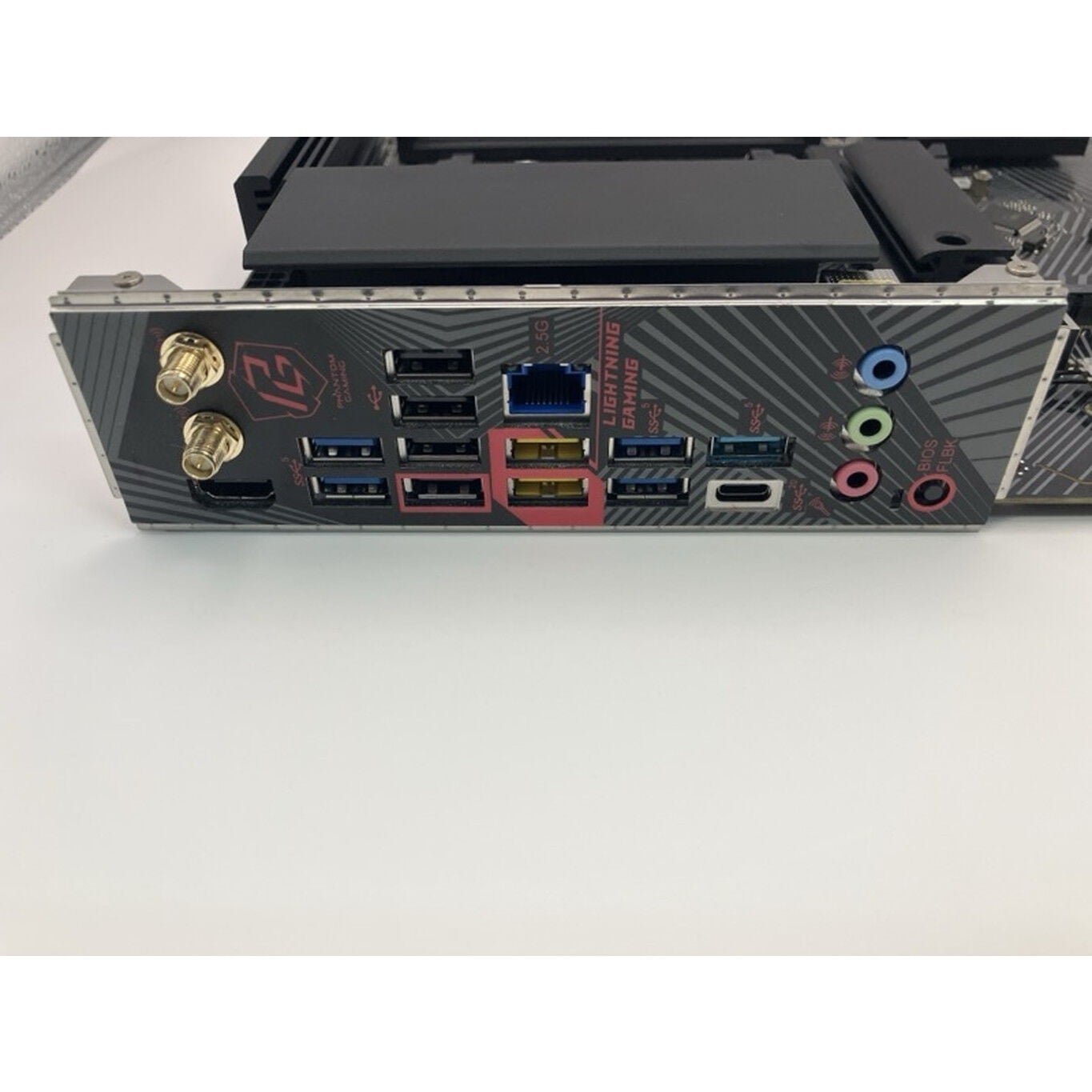 中古 ASRock B650 PG Lightning WiFi (B650 AM5 ATX DDR5) 3240010361