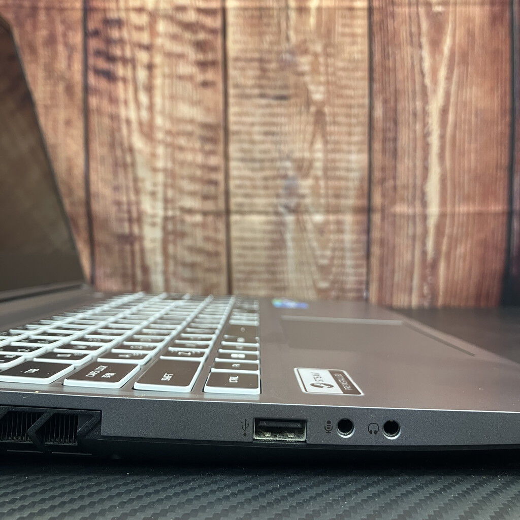 中古 THIRDWAVE GALLERIA XL7C-R46(i7-13700H/16GB/SSD1TB/RTX4060