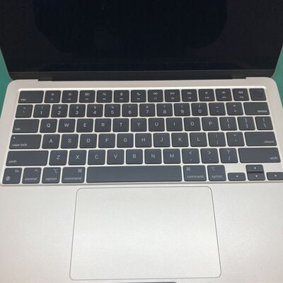 【浦添城間店(沖縄)】中古  MacBook Air 13インチ  MC7W4JA/A（Apple M2[CPU8C/GPU8C] /16GB/256GB スターライト 3290006993 