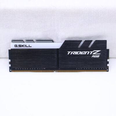 【通販センター】中古  PC4-25600 8GB デスクトップ用(DDR4-3200) 140727 