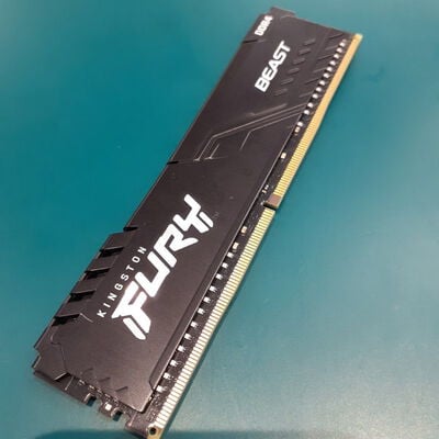 【鹿児島店】中古  PC4-25600 16GB デスクトップ用(DDR4-3200) 140728 