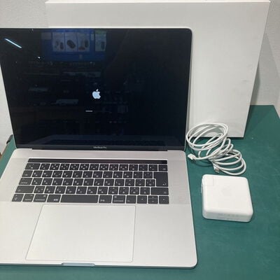 【浦添城間店(沖縄)】中古  Apple MacBook Pro 15インチ 2017 シルバー Core i7 2.8GHz/16GB/256GB SSD MPTU2J/A 135870 