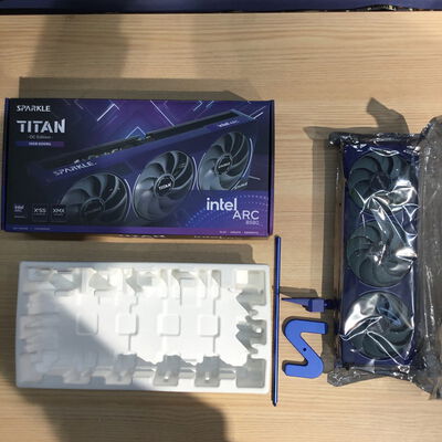 【松山環状枝松店】中古  SPARKLE Intel Arc B580 TITAN OC(12GB PCI-E) 4560001064 