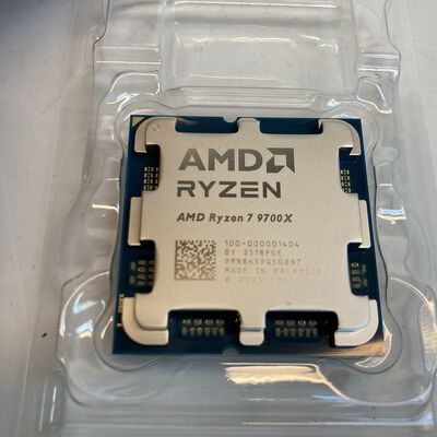 【京都店】中古  AMD Ryzen 7 9700X (AM5/3.8/40M/C8/T16/65W) 3180006417 