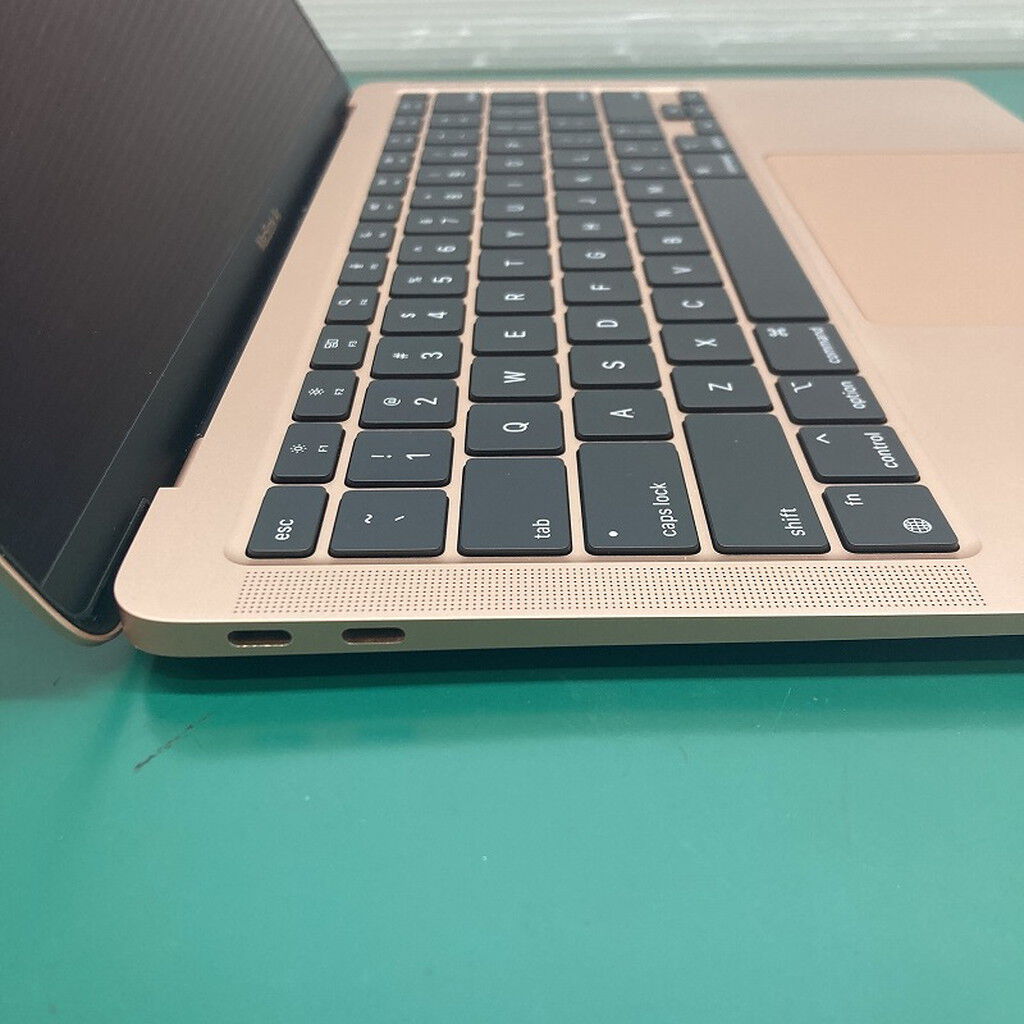 中古 Apple MacBook Air 2020 Z12B000G4 (Apple M1/16GB/SSD 512GB