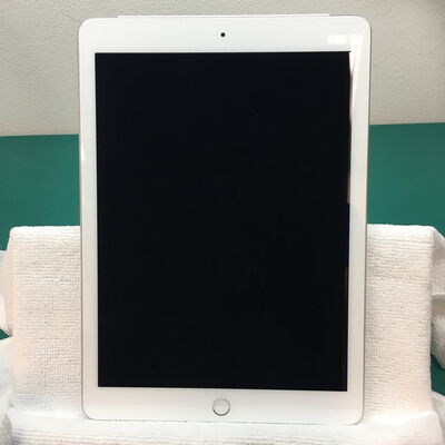 【佐賀南部バイパス店】中古  【SIMロック解除済み】【au】Apple iPad (2017) Wi-Fi + Cellular 32GB シルバー 整備済み再生品 NP1L2J/A 164188 