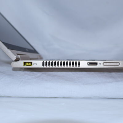 【通販センター】中古  NEC LAVIE Hybrid ZERO HZ750/LAG PC-HZ750LAG(Intel Core i7 8550U/8GB DDR3 (PC3)/SSD512GB/なし/オンボード/13.3/1920x1080/Wi-Fi/W11H64 MAR) 201718 