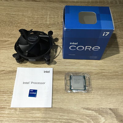 【松山環状枝松店】中古  INTEL Core i7 11700 (1200/2.5G/16M/C8/T16) 4560001340 