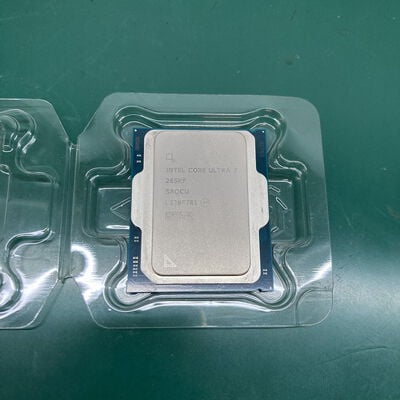 【浦添城間店(沖縄)】中古  INTEL Core Ultra 7 265KF (1851/3.9G/30M/C20/T20) 