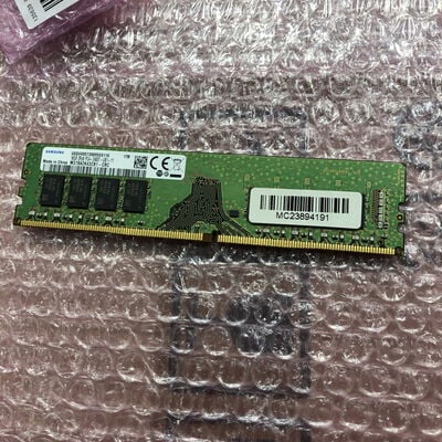 【宮崎恒久店】中古  PC4-19200 16GB デスクトップ用 135639 