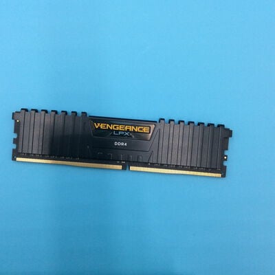 【秋葉原本店】中古  PC4-24000 8GB デスクトップ用(DDR4-3000) 128475 