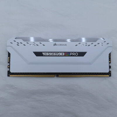 【通販センター】中古  PC4-25600 8GB デスクトップ用(DDR4-3200) 140727 