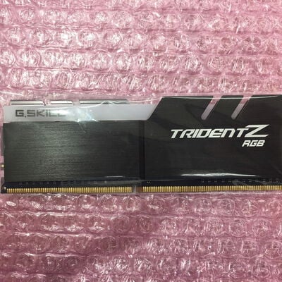 【佐賀南部バイパス店】中古  PC4-25600 8GB デスクトップ用(DDR4-3200) 140727 