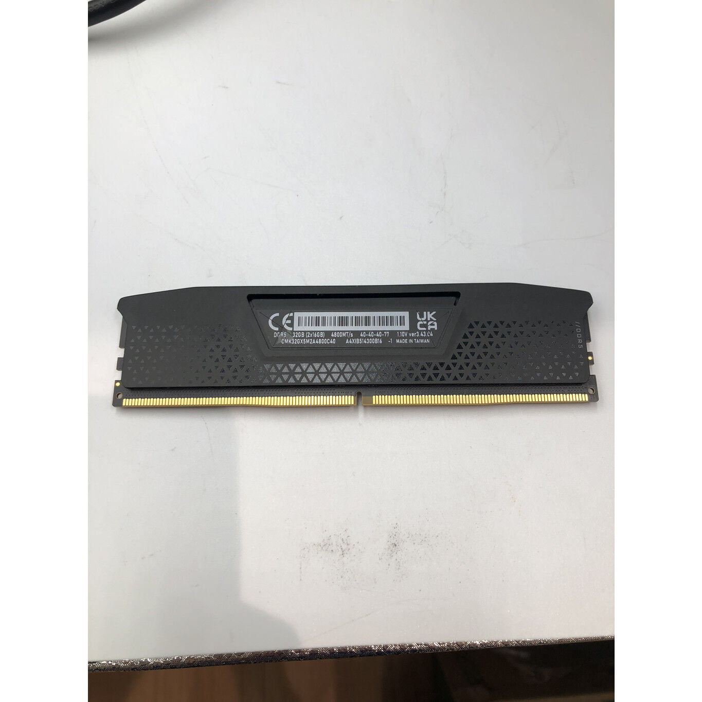 中古 Corsair CMK32GX5M2A4800C40(PC5-38400 16GB デスクトップ用