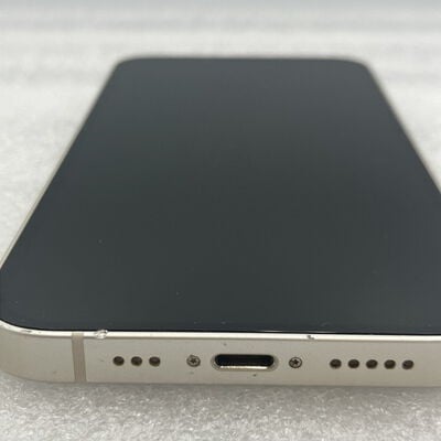 【新潟店】中古  【docomo版SIMフリー】Apple iPhone13 6.1インチ 256GB (スターライト) MLNJ3J/A 147341 
