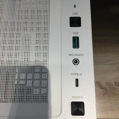 【松山環状枝松店】中古  DEEPCOOL CH560 DIGITAL WH(E-ATX ｶﾞﾗｽ ) 4560001407 