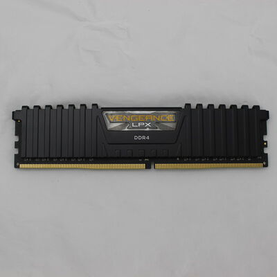 【通販センター】中古  PC4-21300 8GB デスクトップ用(DDR4-2666) 126165 