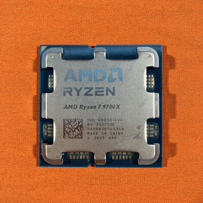 【なんば店】中古  AMD Ryzen 7 9700X (AM5/3.8GHz/40M/C8/T16/65W) 169022 
