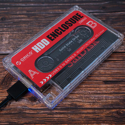 上海問屋  カセットテープ風2.5インチドライブケース DN-916130 [USB3.0対応・S-ATA・7mm厚、9.5mm厚対応]