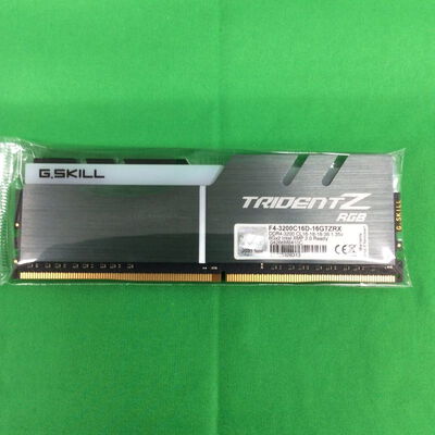【川崎店】中古  PC4-25600 8GB デスクトップ用(DDR4-3200) 140727 
