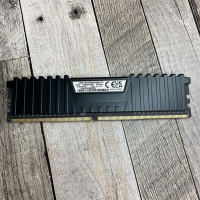 【広島店】中古  Corsair CMK16GX4M2E3200C16（PC4-25600 8GBx1) 182900 