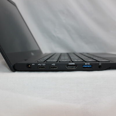 【通販センター】中古  Fujitsu LIFEBOOK UHシリーズ UH90/D2 FMVU90D2B(Intel Core i7 8565U/8GB/SSD512GB/なし/オンボード/13.3/1920x1080/Wi-Fi/W11H64 MAR) 185906 