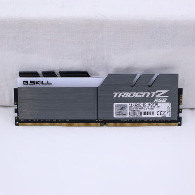 【通販センター】中古  PC4-25600 8GB デスクトップ用(DDR4-3200) 140727 