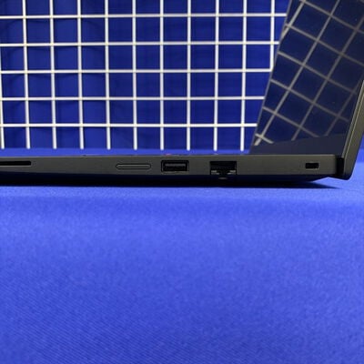 【横浜駅前店】中古  LENOVO ThinkPad P14s Gen5 AMD(AMD Ryzen 7 PRO 8840HS/8GB/SSD256GB/オンボードGPU/W11H/有線LAN◯無線LAN◯) 3400008843 