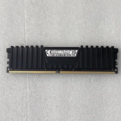 【甲府飯田店】中古  PC4-25600 32GB デスクトップ用(DDR4-3200) 143224 