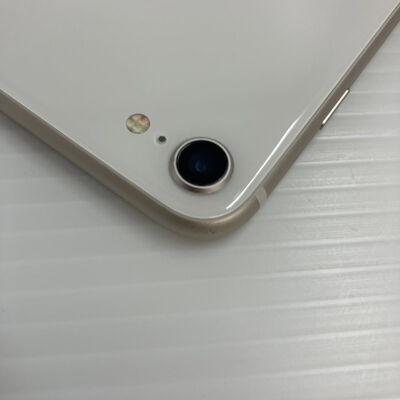 【秋葉原本店】中古  【国内版SIMフリー】Apple iPhoneSE 4.7インチ (第3世代) 64GB (スターライト) MMYD3J/A 154843 