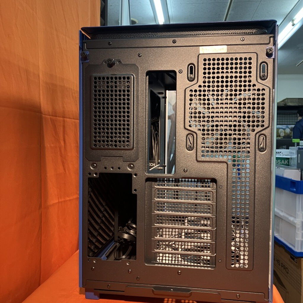 MONTECH KING 95 PRO Prussian Blue 中古品 中古 MONTECH KING 95 PRO (Prussian blue)(ATX ｶﾞﾗｽ BL) 3280021765