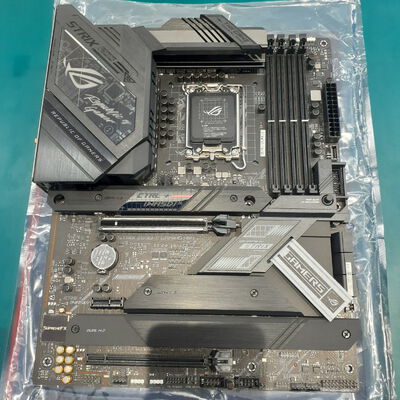 【鹿児島店】中古  ASUS ROG STRIX Z690-F GAMING WIFI Z690(DDR5)/LGA1700/2.5GbitLAN/Wi-Fi6E(ax)+BT5.2 1250004694 