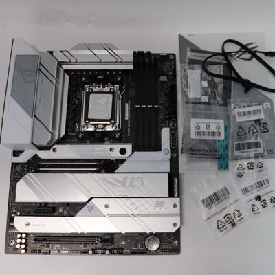 【札幌店】中古  ASUS ROG STRIX X670E-A GAMING WIFI(X670E ATX DDR5） 3210014045 