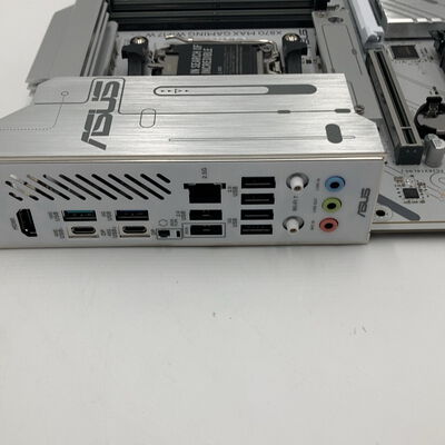 【盛岡都南店】中古  ASUS MAX GAMING WIFI7 W(X870 AM5 ATX DDR5) 4580002436 