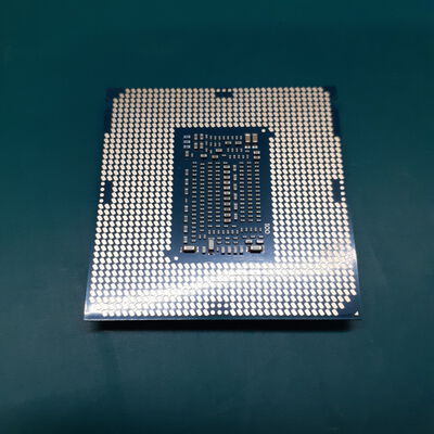 【鹿児島店】中古  INTEL Core i7 8700K (1151/3.70GHz/12M/C6/T12) 136197 