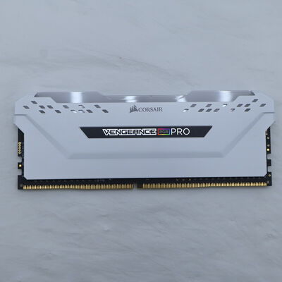 【通販センター】中古  PC4-25600 8GB デスクトップ用(DDR4-3200) 140727 