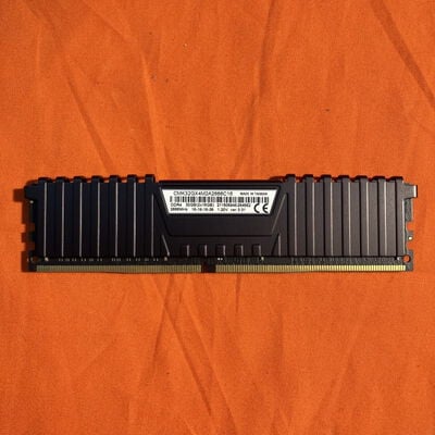 【なんば店】中古  PC4-21300 16GB デスクトップ用 135638 