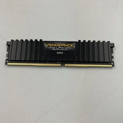 【なんば店】中古  PC4-21300 16GB デスクトップ用(DDR4-2666) 135638 