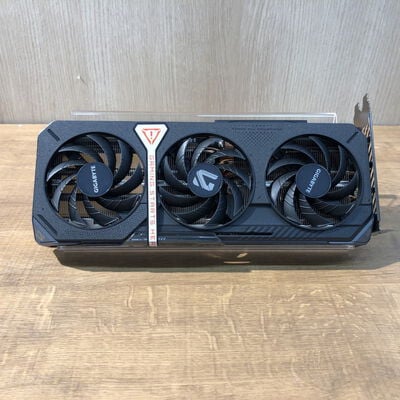 【姫路店】中古  GIGABYTE GV-R9060XTGAMING OC-16GD (RX9060XT 16G) 179900 