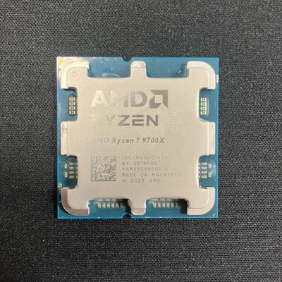 【大宮店】中古  AMD Ryzen 7 9700X (AM5/3.8GHz/40M/C8/T16/65W) 169022 