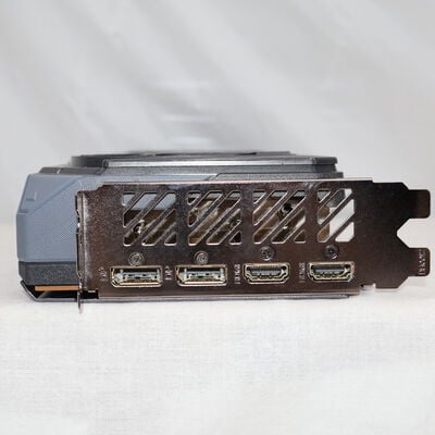 【通販センター】中古  GIGABYTE GV-R9070GAMING OC-16GD (RX9070 16G) 176957 