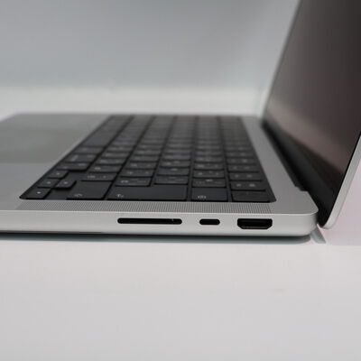 【札幌店】中古  Apple MacBook Pro 14インチ 2021 (M1Pro 8CPU 14GPU/16GB/512GB) シルバー MKGR3J/A 3280022275 