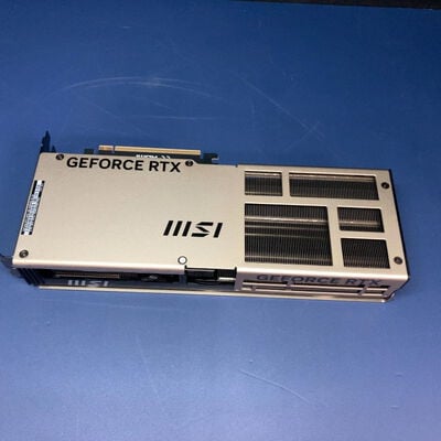 【前橋ｲﾝﾀｰｱｶﾏﾙ店】中古  MSI GeForce RTX 5070 12G INSPIRE 3X OC 4540002644 