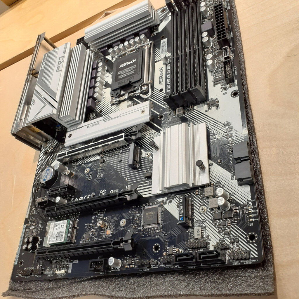 中古 ASRock B760 Pro RS/D4 WiFi (B760 1700 ATX DDR4) 4700000735