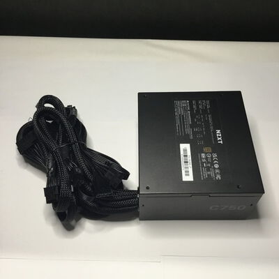 【松山環状枝松店】中古  NZXT PA-7B2BB-JP (C750 ATX 80+B) 4560001374 
