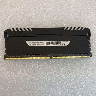 【京都店】中古  PC4-24000 8GB デスクトップ用(DDR4-3000) 128475 