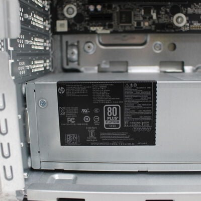 【通販センター】中古  HP OmniDesk M02-0011jp(AMD Ryzen 7 8700G w/ Radeon 780M Graphics/32GB DDR5 (PC5)/SSD500GB/なし/オンボード/W11H64 MAR) 194812 