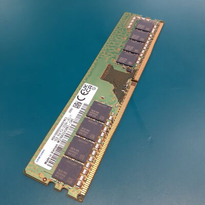 【鹿児島店】中古  PC4-25600 16GB デスクトップ用(DDR4-3200) 140728 